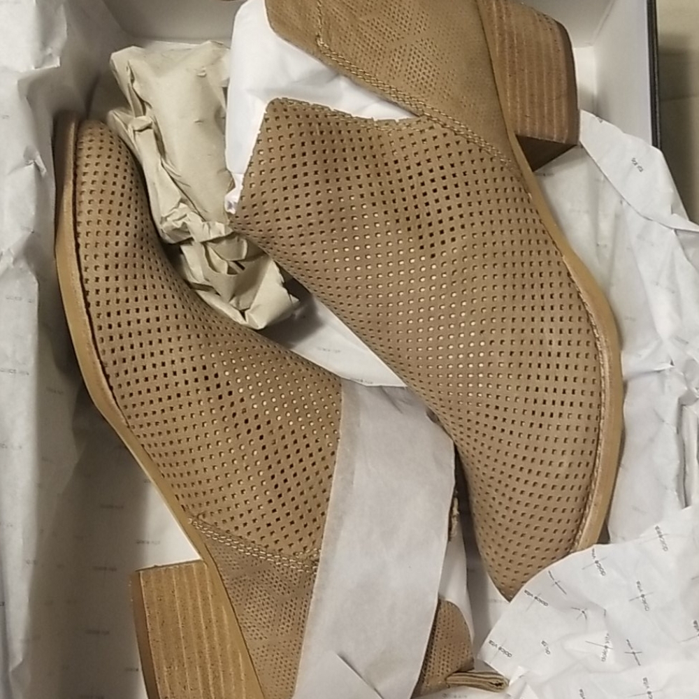 Brand new Dolce vita booties